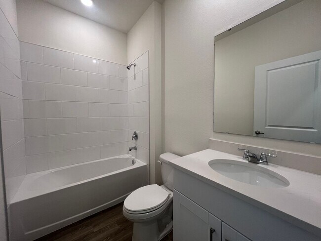 Building Photo - Desirable new build home in the Archers Mi...