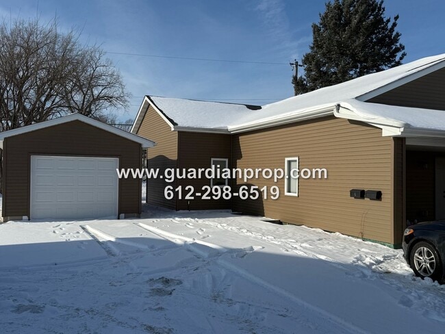 Building Photo - 7535 Cloman Way E