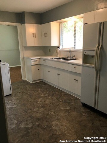 Building Photo - 4539 Eisenhauer Rd