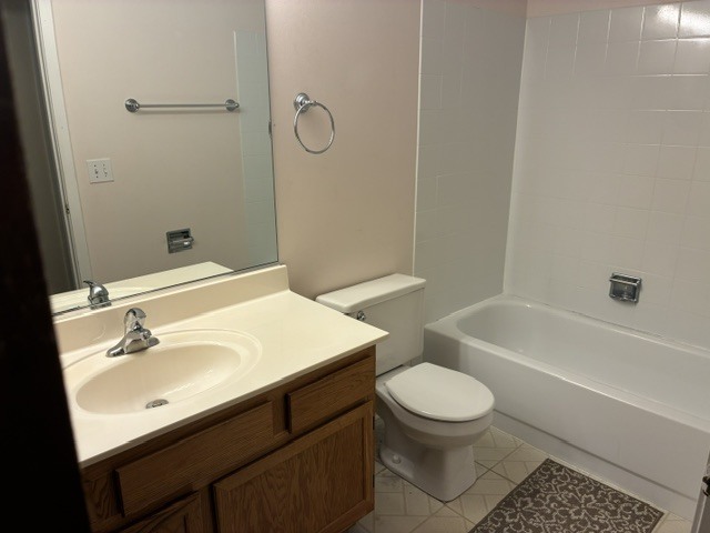 Building Photo - 2857 Meadow Ln