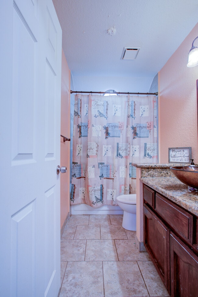 Building Photo - 4404 Bluff Creek Dr