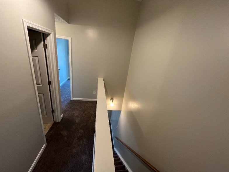Building Photo - 225 Sherando Cir