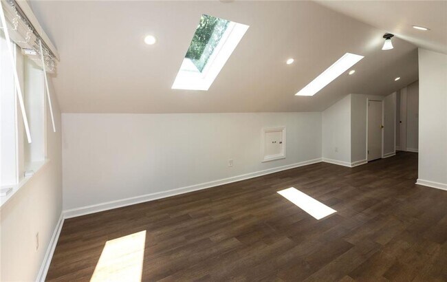 Building Photo - 1311 Roxboro Dr NE