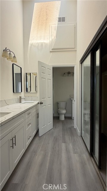 Building Photo - 20 Lakepines