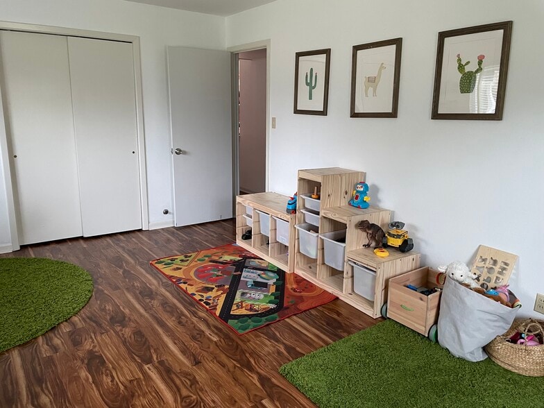 Building Photo - 407 East St