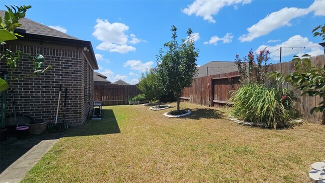 Building Photo - 18514 Gardens End Ln