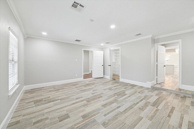 Building Photo - 2511 Nelwood Dr