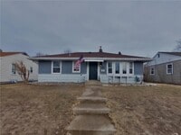 Building Photo - 1633 Sherwood Ave