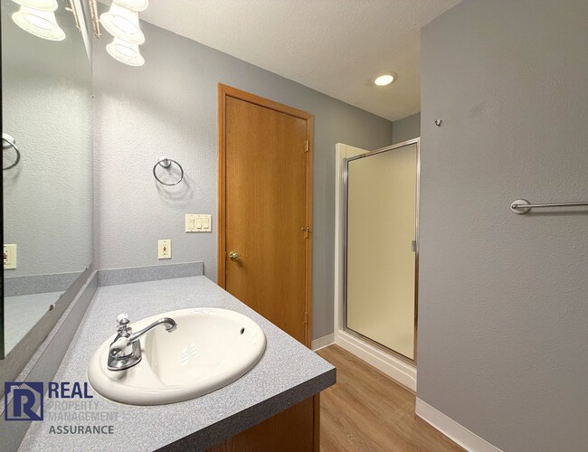 Building Photo - Beautiful 3-Bedroom Home with Fenced Yard, Central A/C & 2-Car Garage