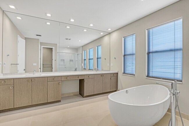 Building Photo - 10033 Heron Flock Dr