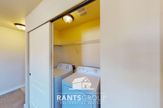 Building Photo - New Paint Throughout! Call today to schedule a tour!