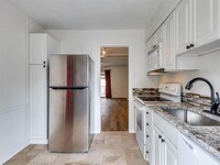 Building Photo - 10216 Regal Oaks Dr