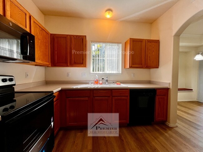 Building Photo - 3645 Strawberry Field Grove