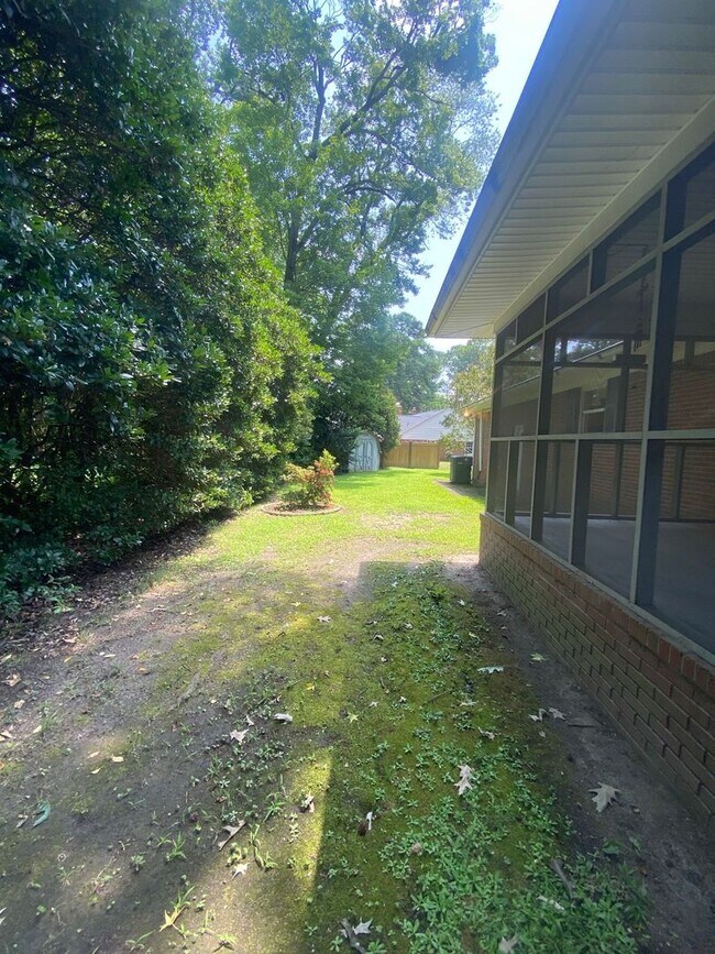 Building Photo - Welcome to your home in Chesopeian Colony,...