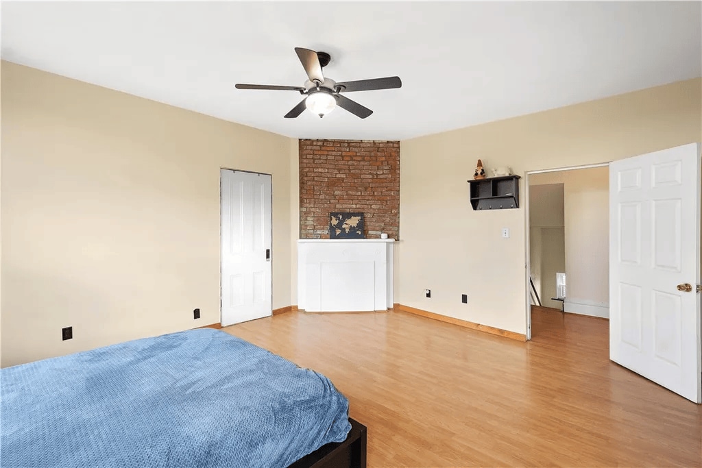 Building Photo - 310 Marsonia St