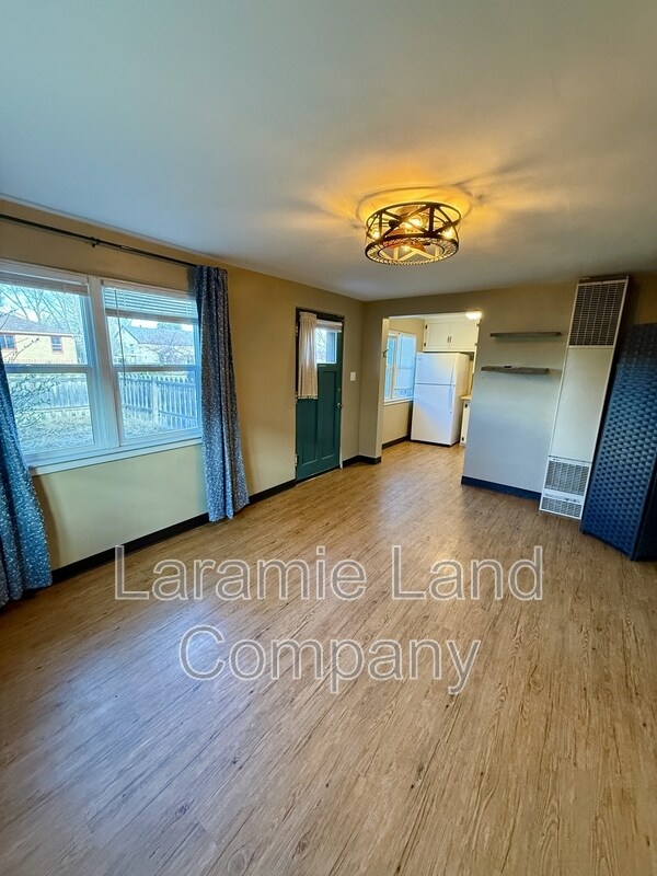 Building Photo - 551 N 10th St