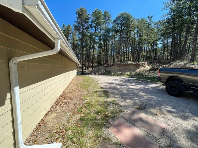Building Photo - 14710 Roller Coaster Rd