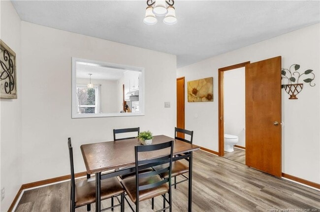 Building Photo - 2 Bedrooms 2.5 Bathrooms Townhouse