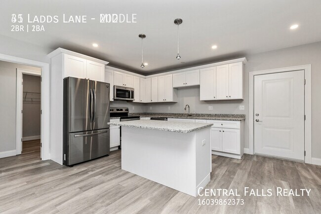 Building Photo - 35 Ladds Ln