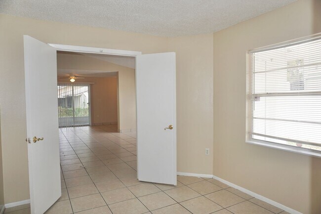 Building Photo - Southwest Winter Haven