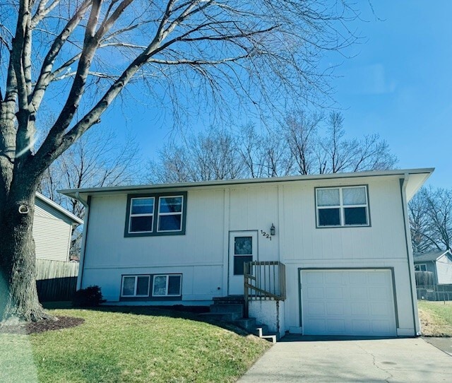 Building Photo - 1221 N School St