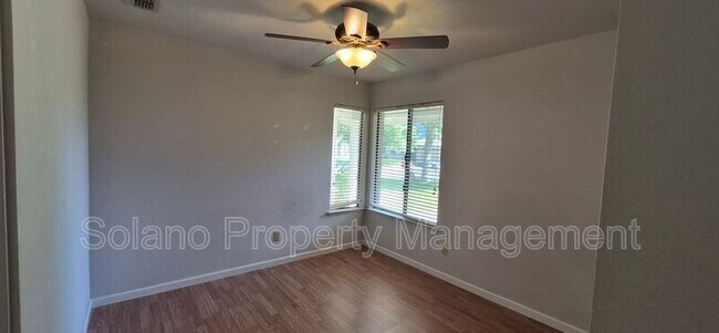 Building Photo - 642 Silvertop Way