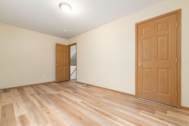 Building Photo - Beautifully Updated Single Family in a Private Community