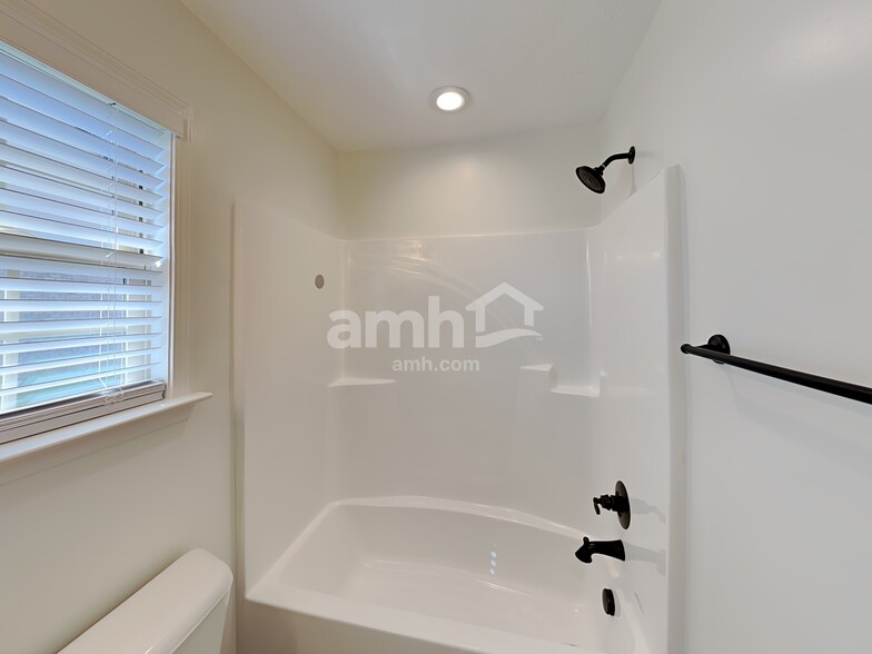 Building Photo - 2913 Dusenburg Dr