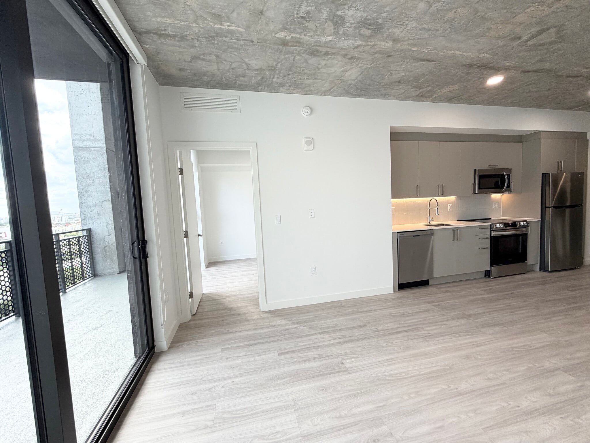 Building Photo - 1635 NE Miami Ct