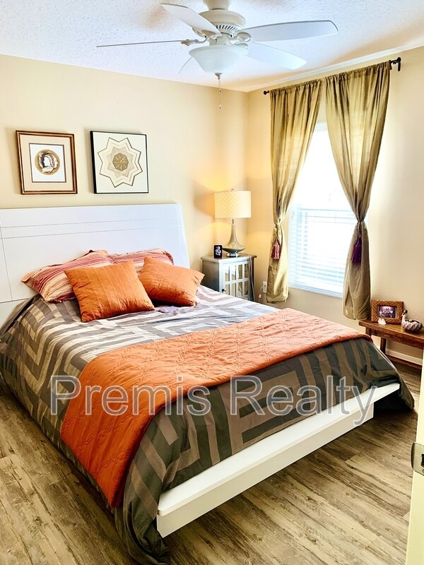 Building Photo - 431 Denise St