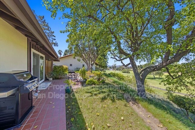 Building Photo - 12576 Oaks N Dr