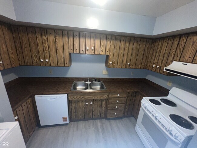 Building Photo - 1310 Millerwood Ct