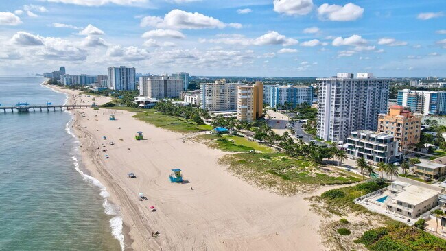 Building Photo - 405 N Ocean Blvd