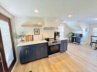 Building Photo - 7713 Knoll St