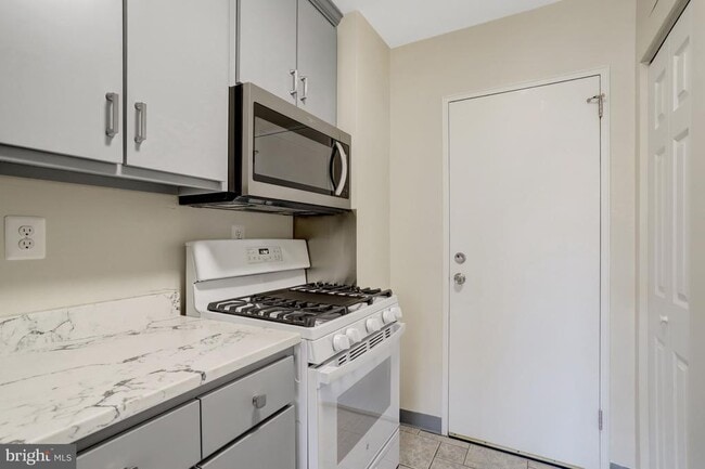 Building Photo - 1830 Columbia Pike