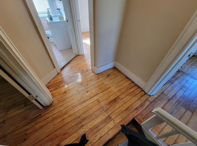 Building Photo - Beautiful 3 bedroom! Section 8 Ready!