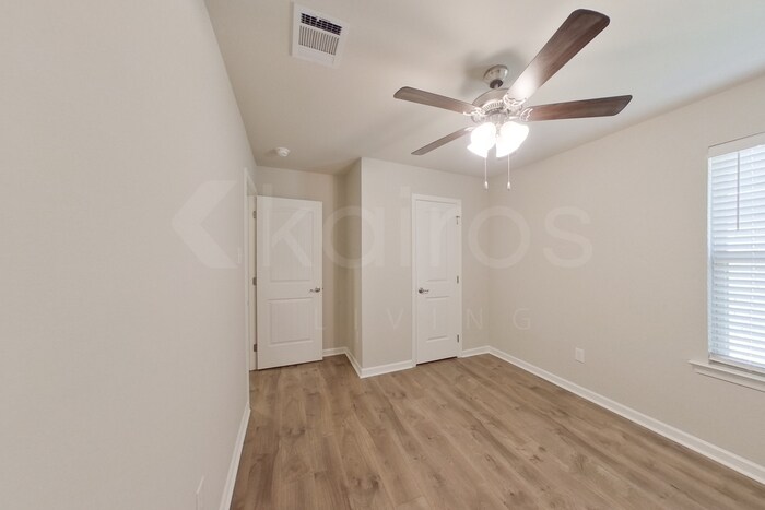 Building Photo - 117 Yardley Ct