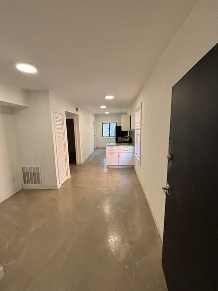 Primary Photo - 774 State St