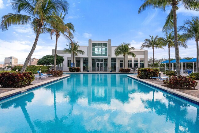 Building Photo - 300 S Australian Ave