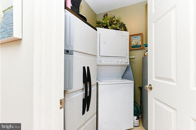 Building Photo - 17436 Slipper Shell Way