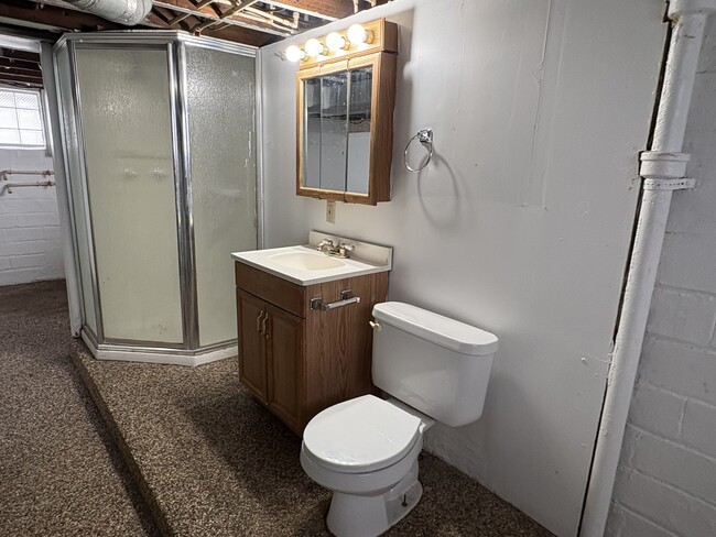 Building Photo - 17407 Woodbury Ave