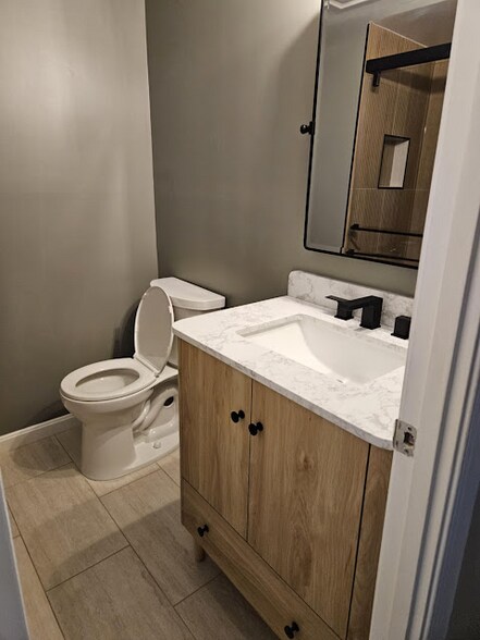 Building Photo - 310 Silver Ridge Dr