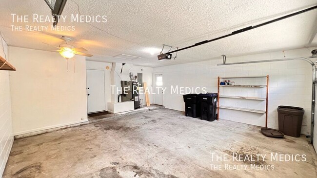 Building Photo - 10535 Abingdon Chase