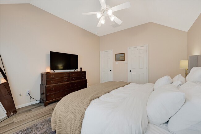 Building Photo - 4102 Caneshaw Dr