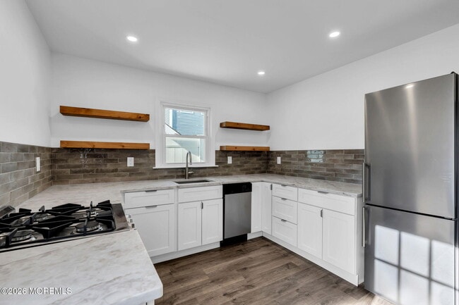 Building Photo - 1807 Laurel Terrace