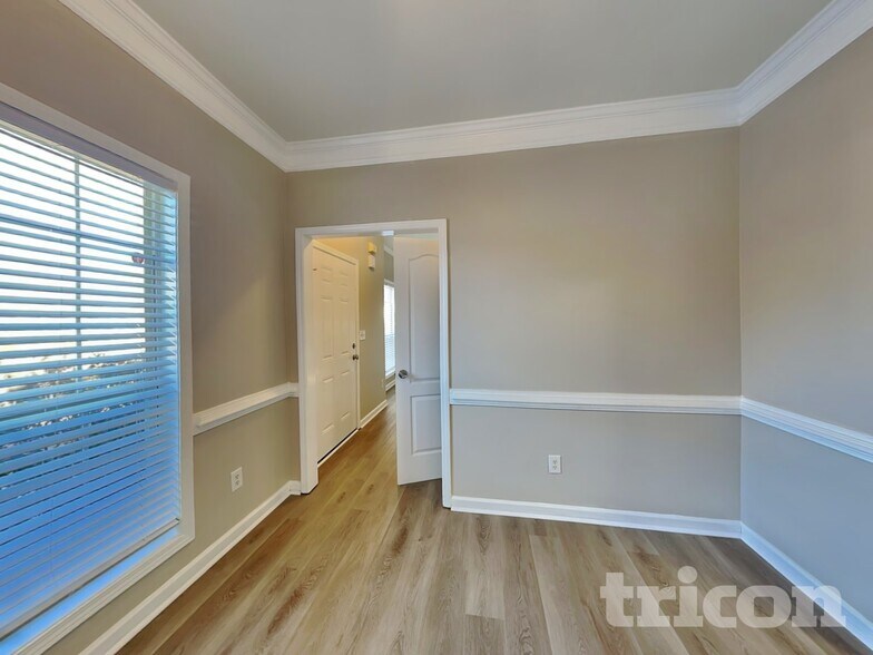 Building Photo - 12264 Crestwood Ct