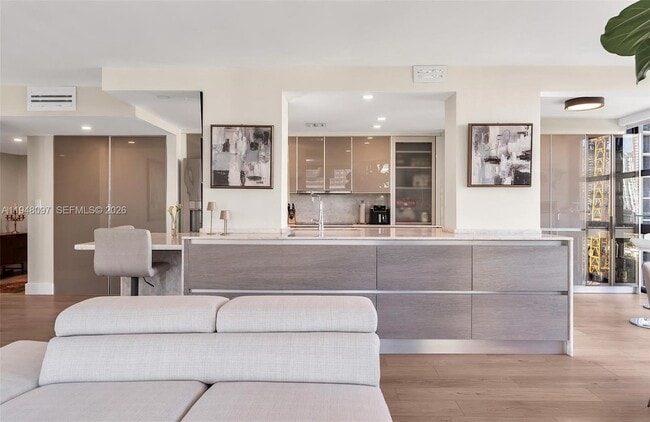 Building Photo - 1865 Brickell Ave