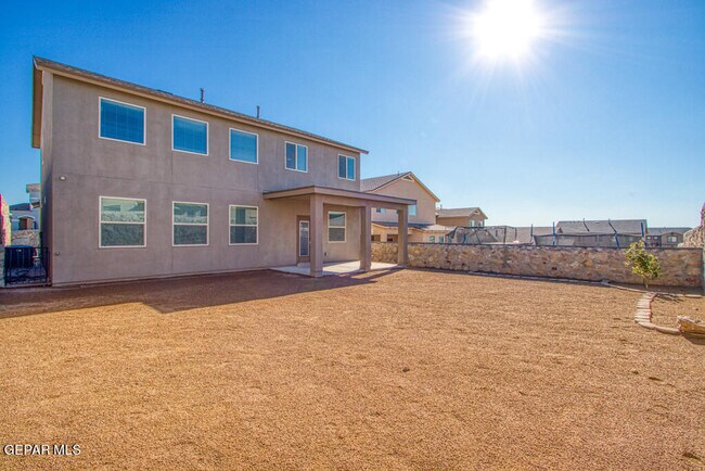Building Photo - 221 S Stoneside Dr