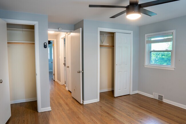 Building Photo - 9733 Karlov Ave