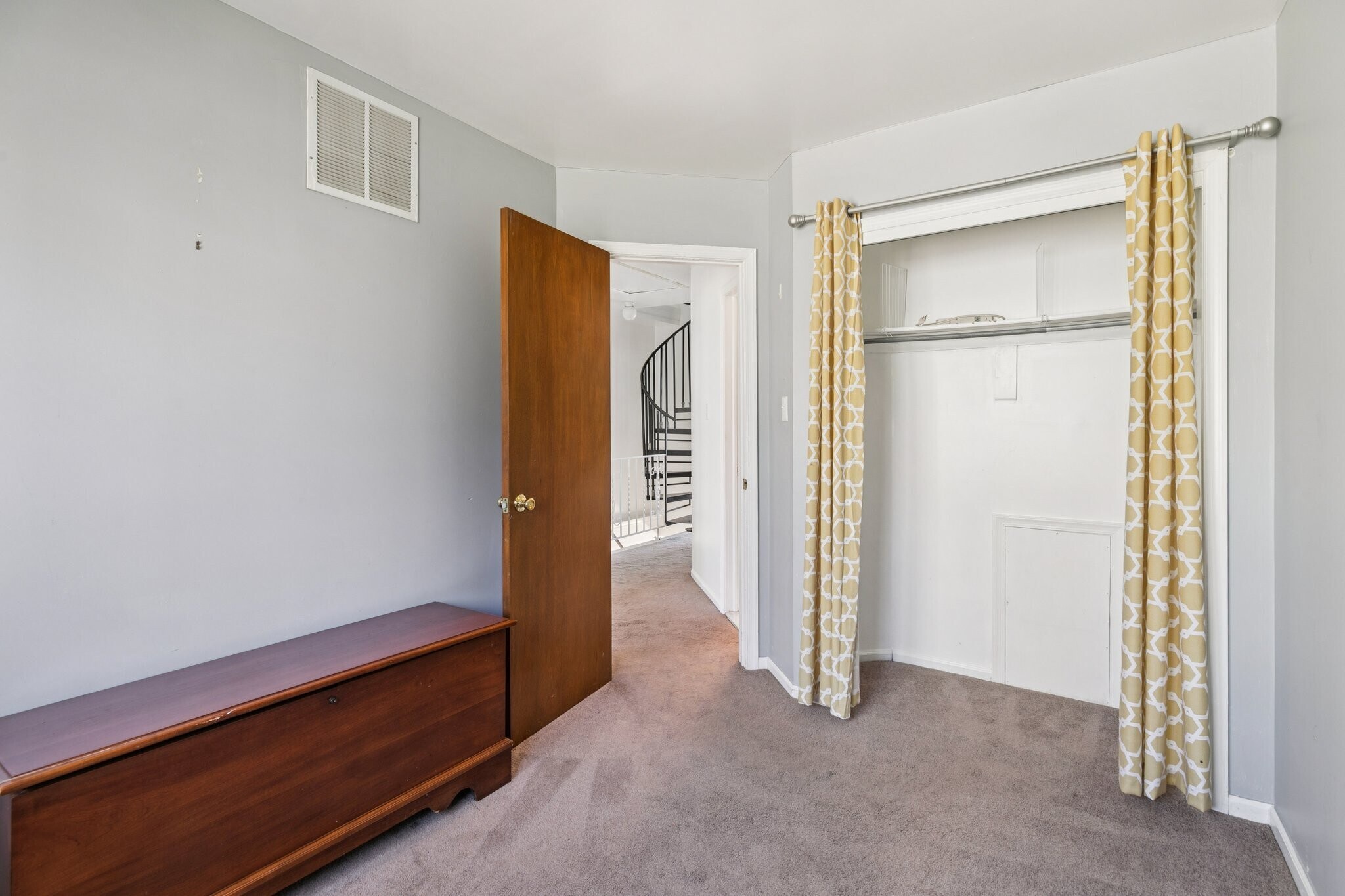 Building Photo - 3379 Frederick St